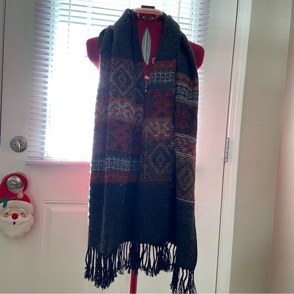 Foulards & accessories SAA Inc. Nordic print unisex fringed scarves. Used. - Picture 2 of 8